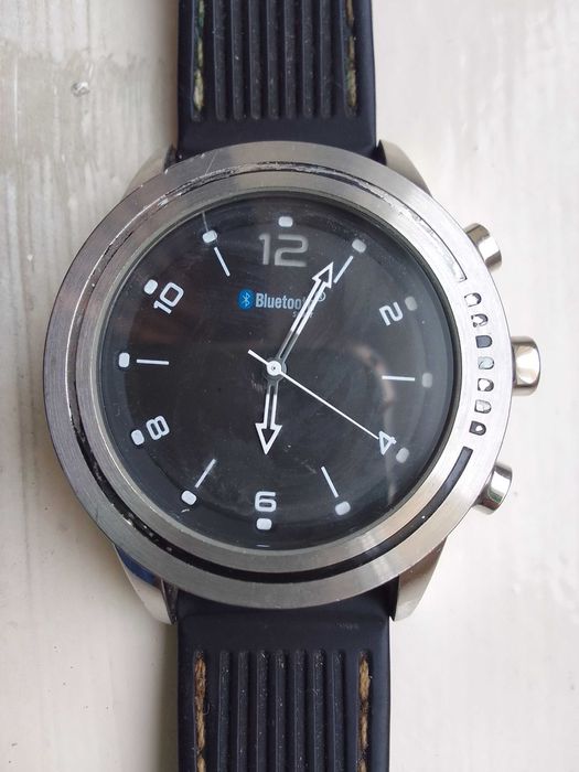 Продам часы на запчасти