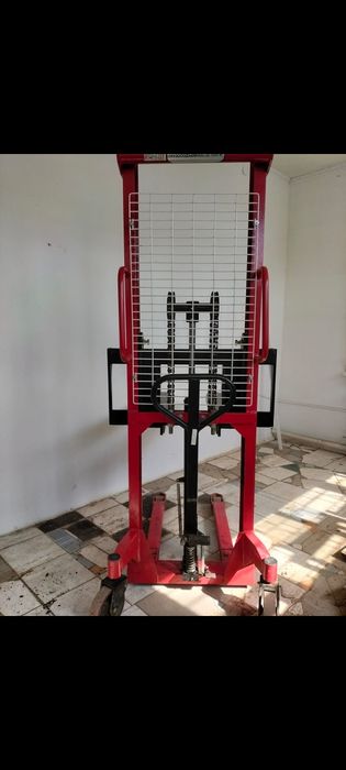 Штабелер  гидровлический б/у и рохля