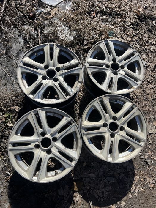 Продам диски на гольф,пассат б3,б4 разбалтовка 4*100