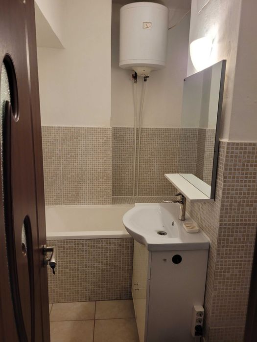 Închiriez apartament 1 camera Poitiers Iași