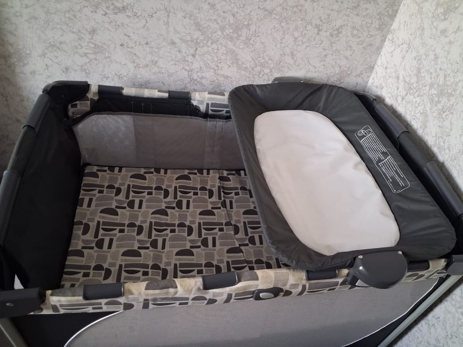 Продам кроватку-манеж