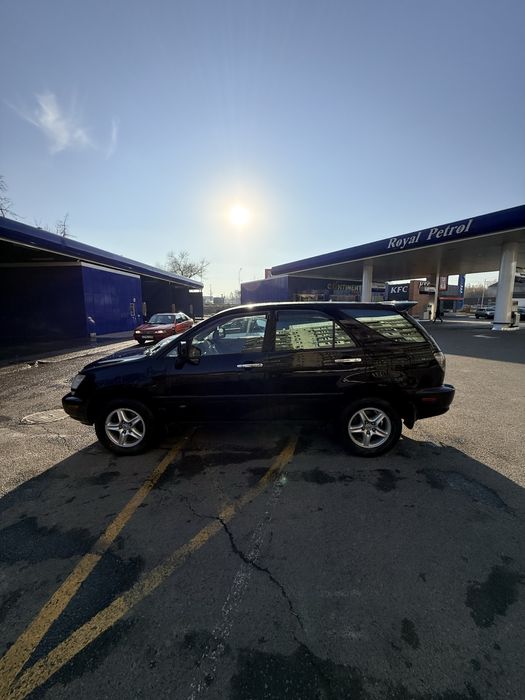 Лексус RX300 в хорошем состоянии