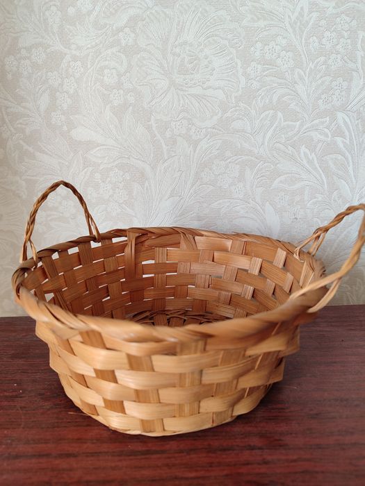 Корзинка для оформления подарка.