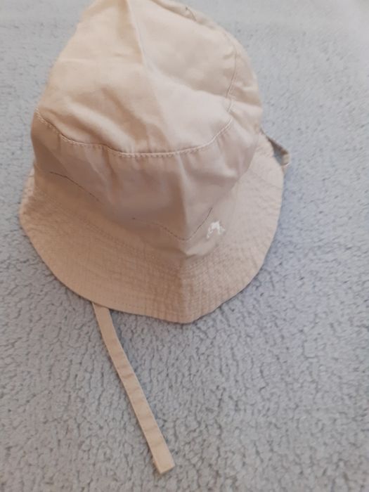 Шапка малко използвана в отлично състояние без забележки. Подходяща за