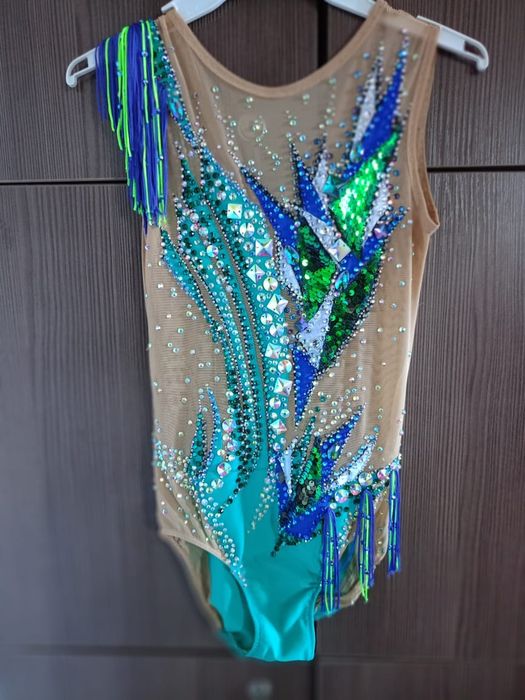 Продам купальник гимнастический