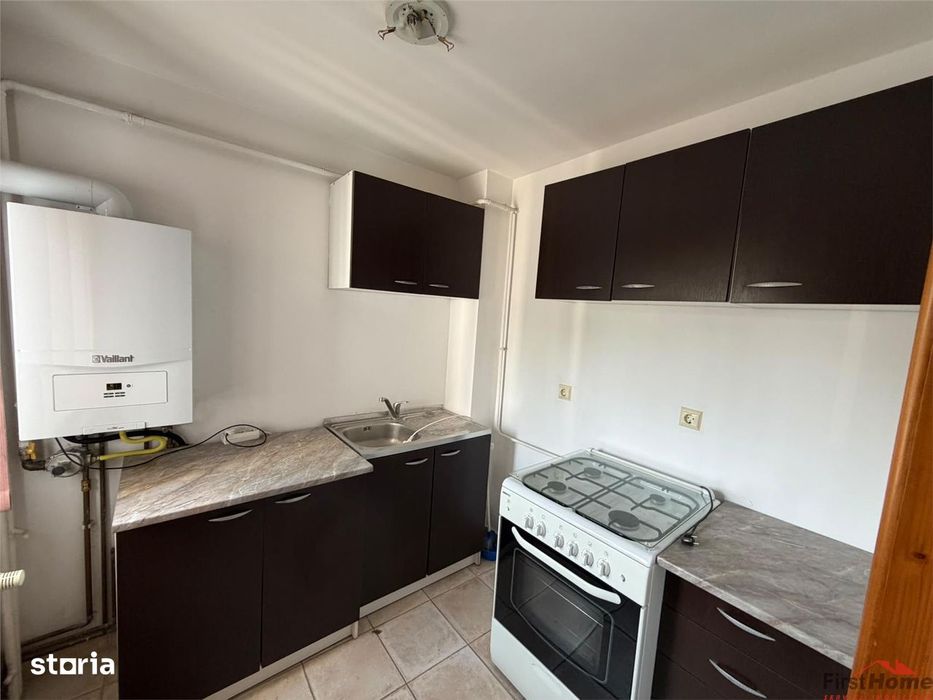 Apartament 3 camere, parter, zona Biserica Catolica — fotografia 1
