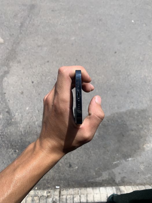 Iphone 12 pro KHA 256 xotra 72% yomkst