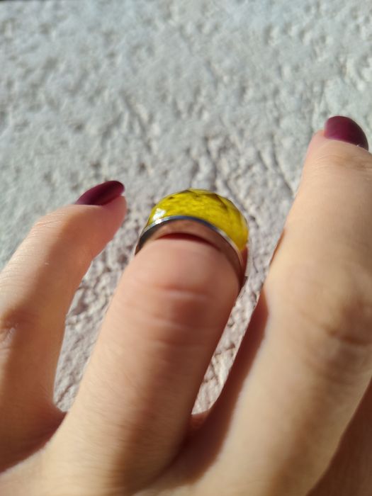 Inel din argint cu cristal galben,mărimea 16,9