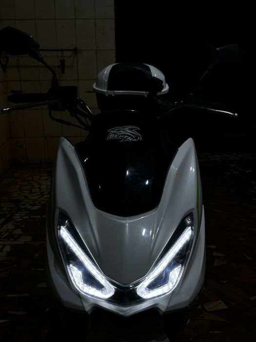 Продаю Макси скутер