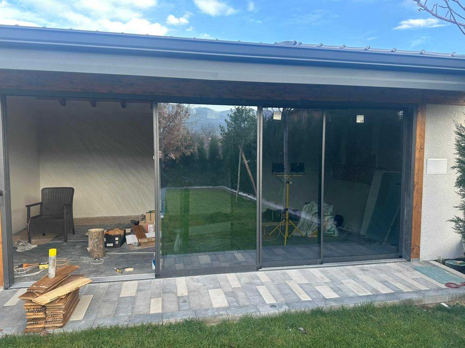 Алуминиева стъклена система