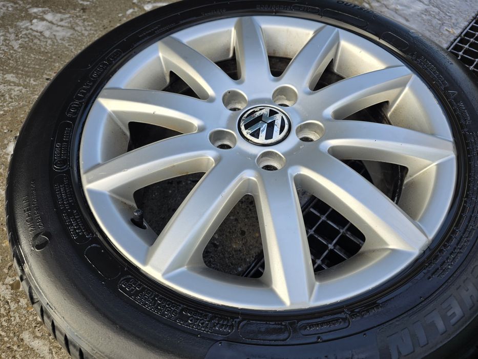 Jante aliaj originale Volkswagen R16 cu  anvelope Michelin  stare foarte buna