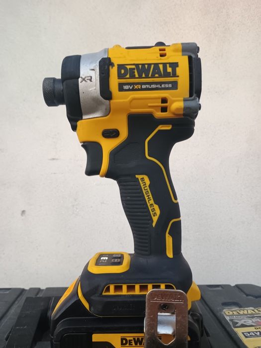 Impact biti dewalt dcf860 an 2024 + baterie 4 amperi