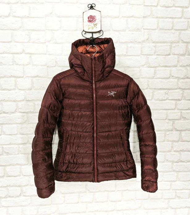Arcteryx Оригинално дамско яке с пух и качулка размер S