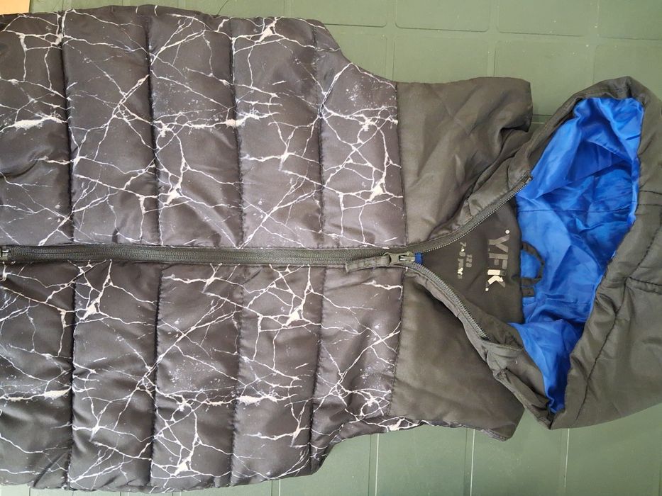 Geaca + vesta copii 30 lei ambele