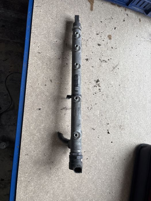 Горивна рейка мерцедес