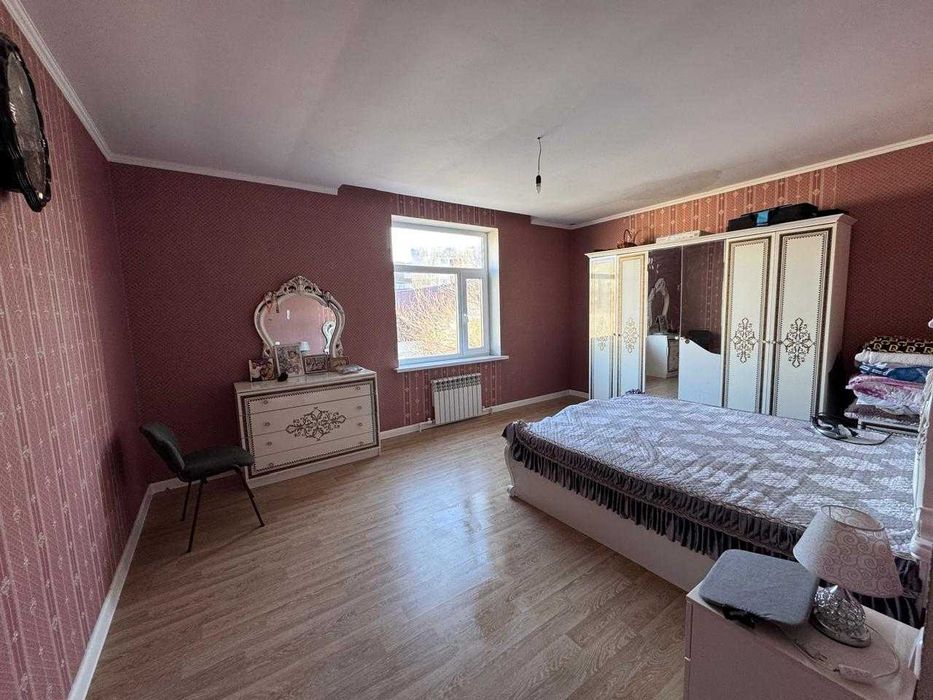 Продам Коттедж на 8 микрорайоне