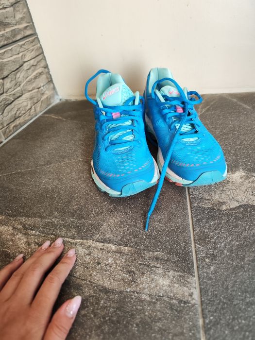 Маратонкии Asics