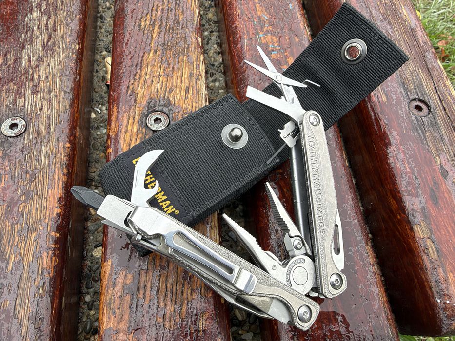 Multitool Leatherman CHARGE+ TTI cu 19 scule