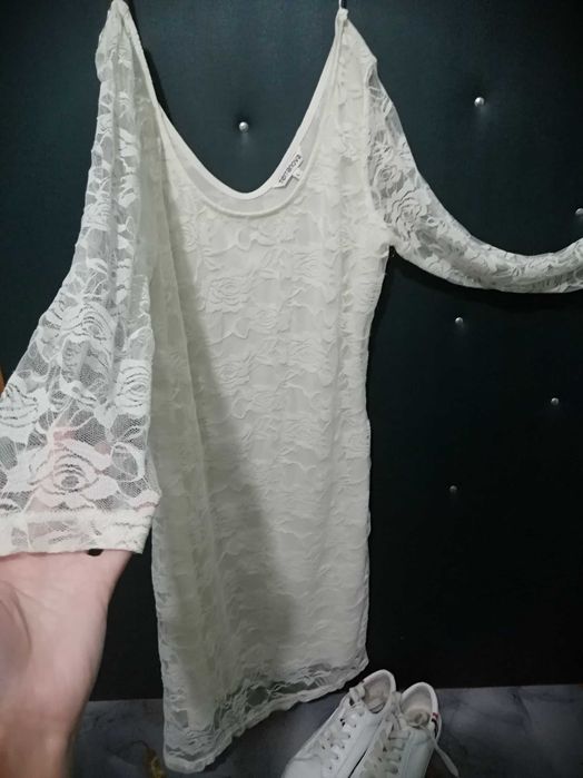 Кружевное платья.