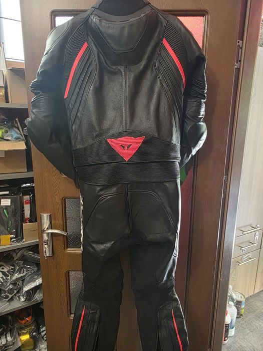 Мото екип Dainese размер 50 със забележки