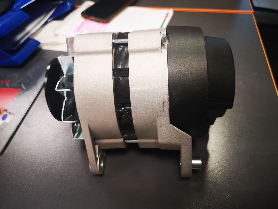 Alternator tractor ford 2000.3000 4000 5000 nou preț 650 lei