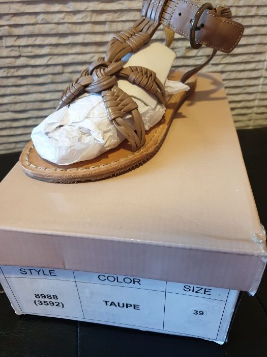 Sandale din piele, Carvela