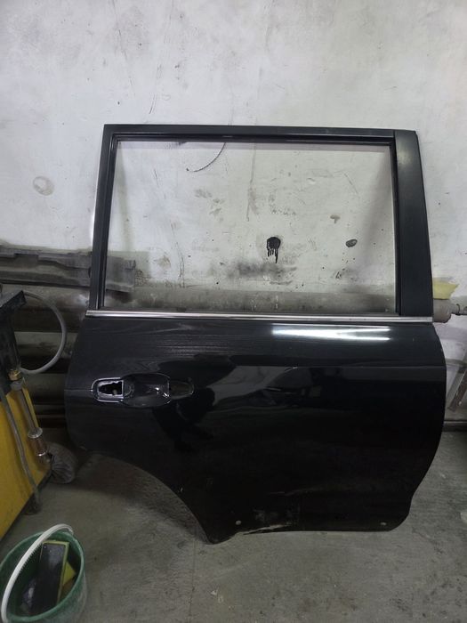 Двер от Тоиота 2 шт