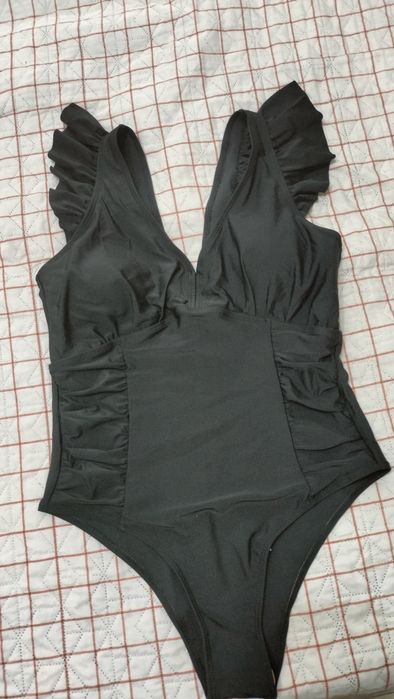 Продам новый купальник