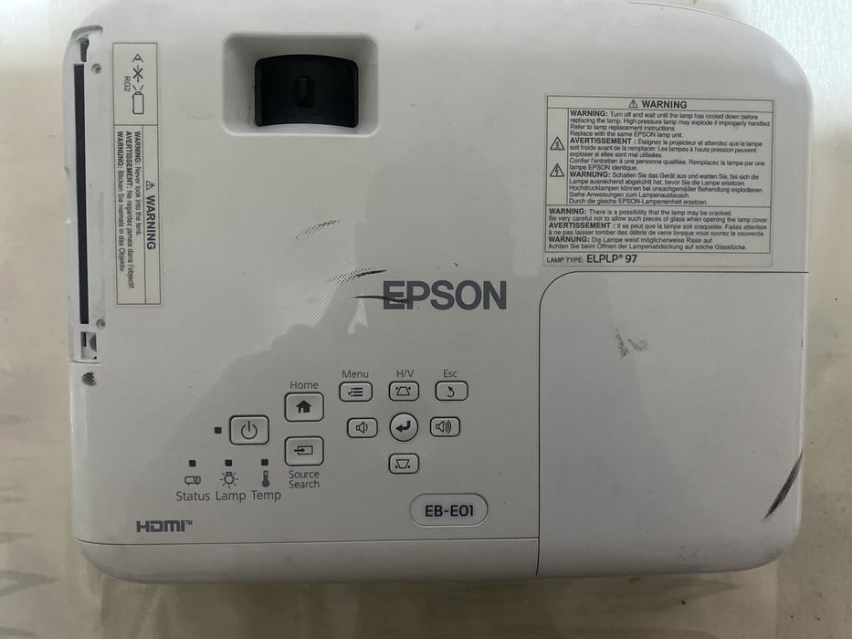 Proektor Epson Rasimda bor xammasi narxini kelishamiz