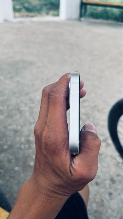 Iphone 12 сатылады