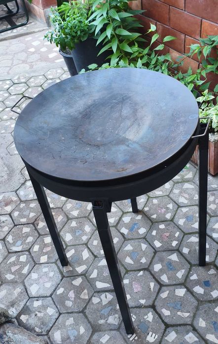 Disc Gratar - 60 cm cu suport metalic și picioare detașabile