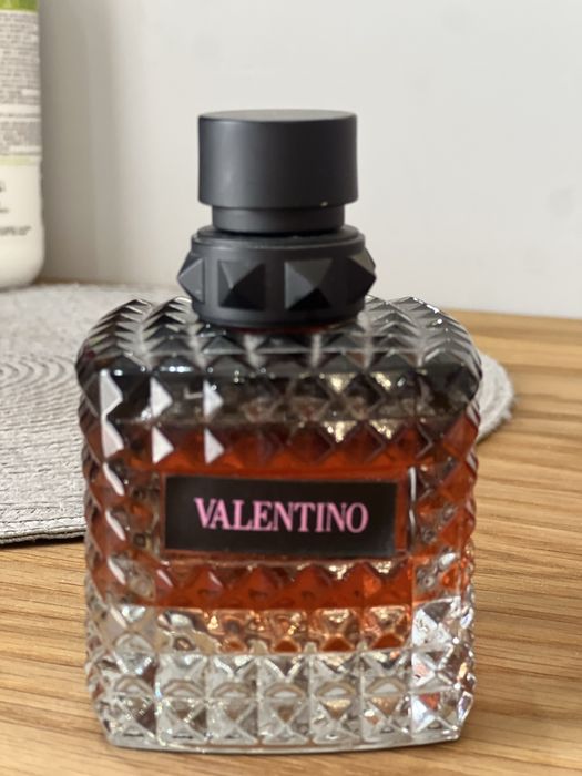 Valentino Donna Born in Roma intense