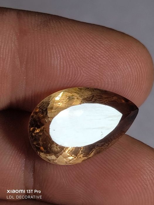 Топаз- шампанско цвят- 23.19 ct