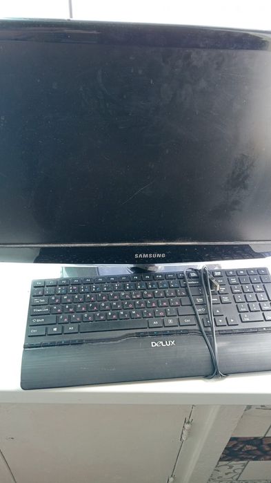 Продам монитор и клавиатуру