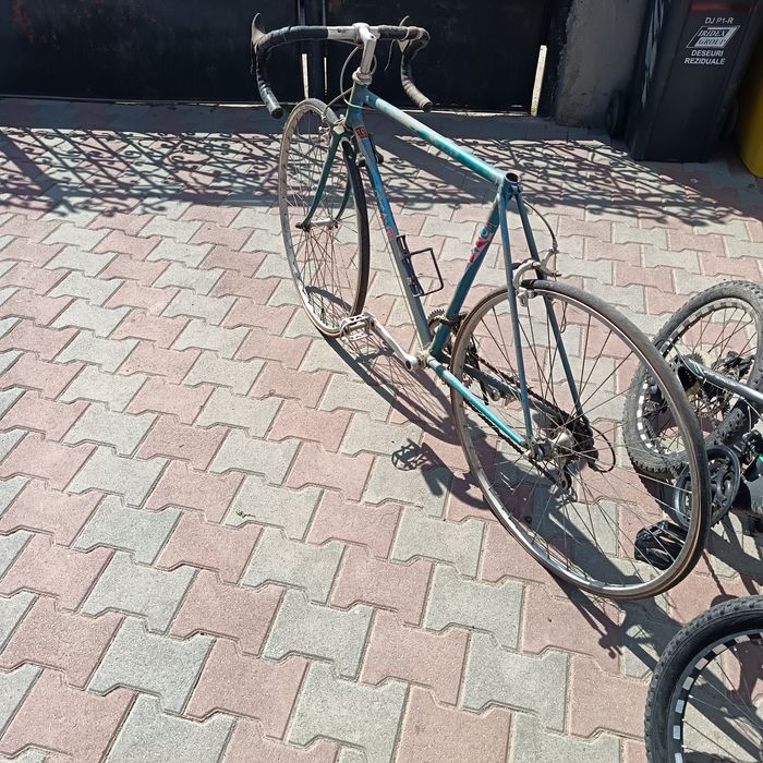 De vânzare bicicleta cursiera marca oceane