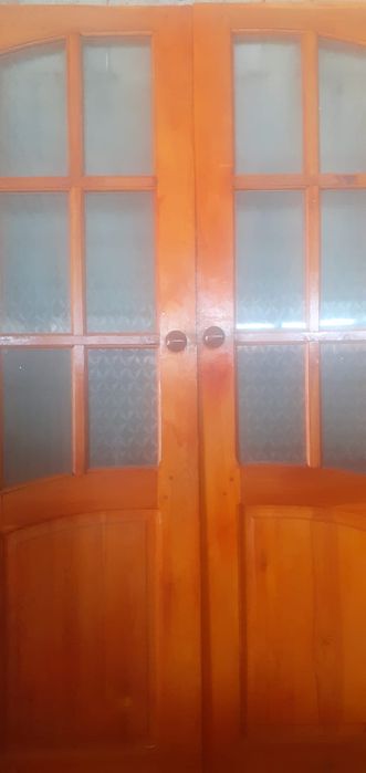 Деревянные межкомнатные двери с косяком