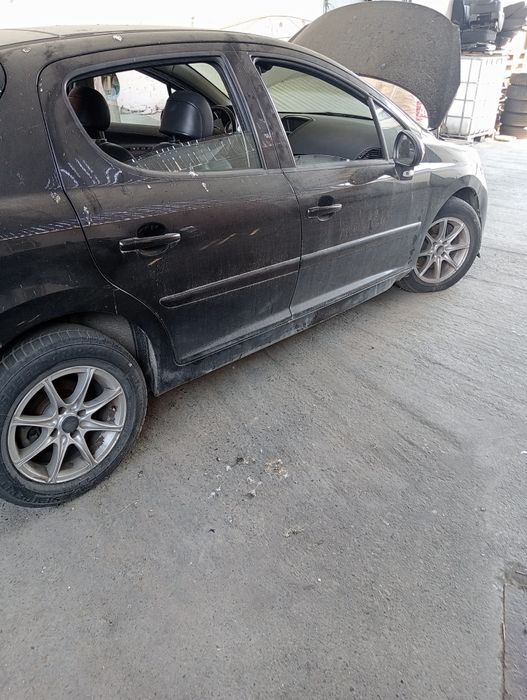 Dezmembrez Peugeot 207 an 2008 benzina 1.6 turbo