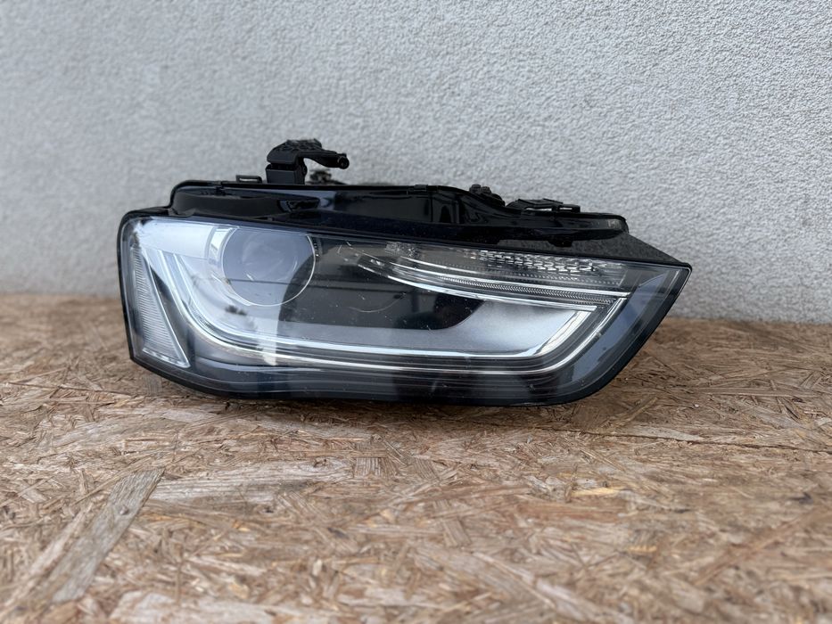 Far dreapta Audi A4 B8 8K B8.5 Facelift Xenon + LED Original Europa