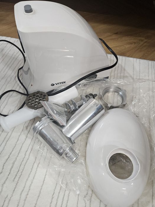 Мясорубка vitek продам
