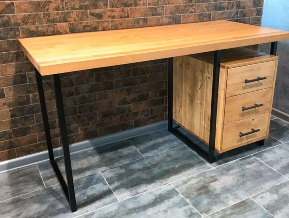 Стол в стиле лофт