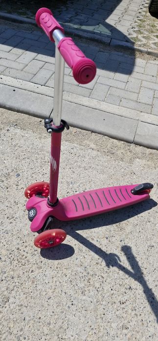Trotineta copii sub 8ani