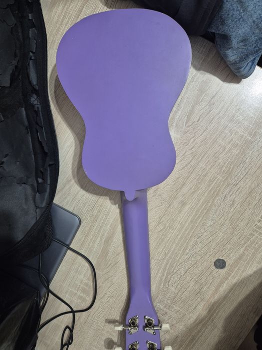 Продам укулеле бу