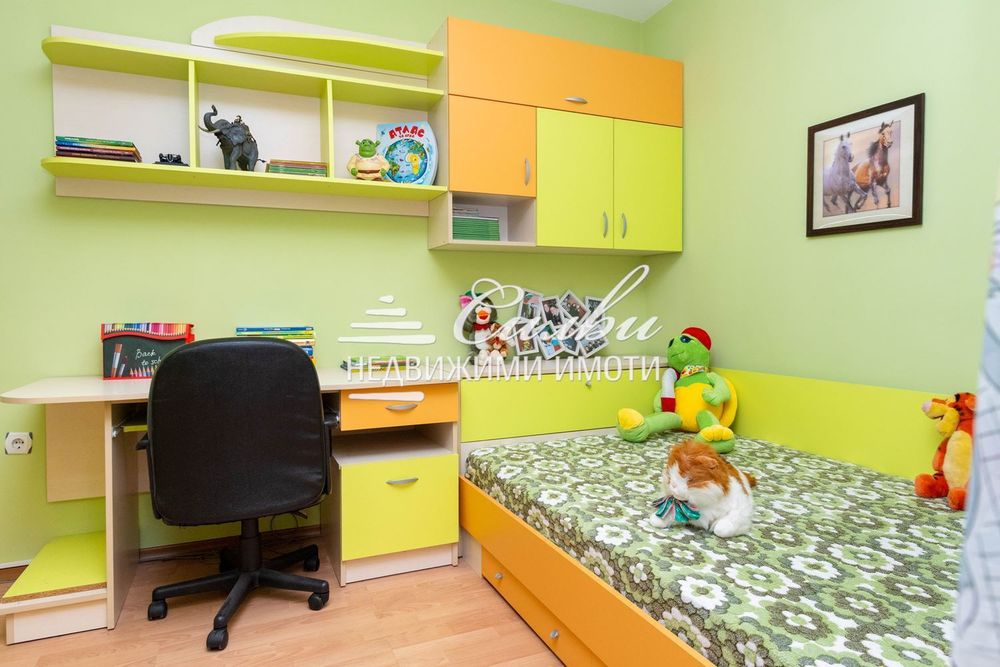 Тристаен ТУХЛЕН апартамент - кв. Център!