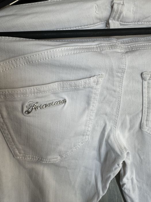 Бели дънки Fornarina