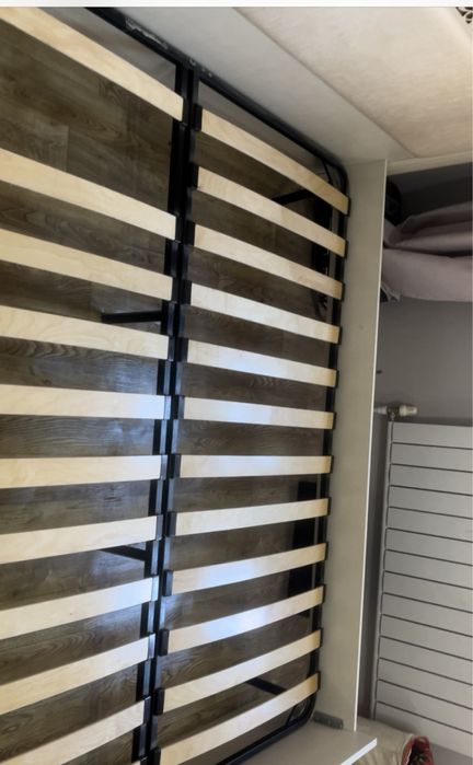 Продам двуспальную кровать