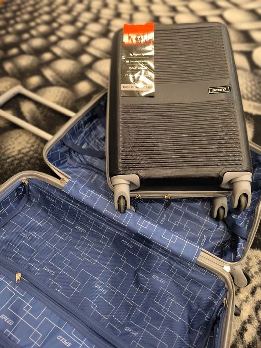 Продам дорожные чемоданы с Дубая.