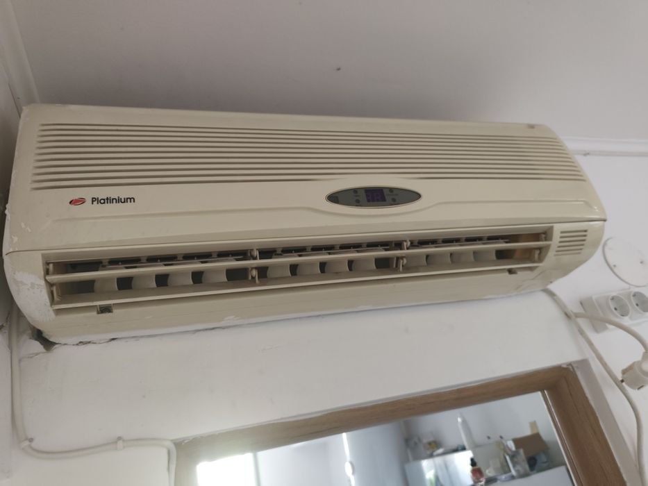 Vând clima Platinum cu accesorii incluse , în stare perfecta de funcționare !