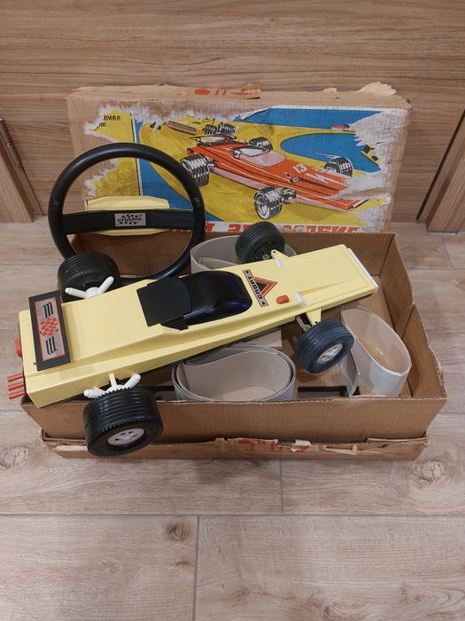 Стара радиоуправляема количка СССР, 1990 / Гоночный автомобиль "Спорт"