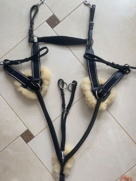 Мартингал с подперсьем для лошади