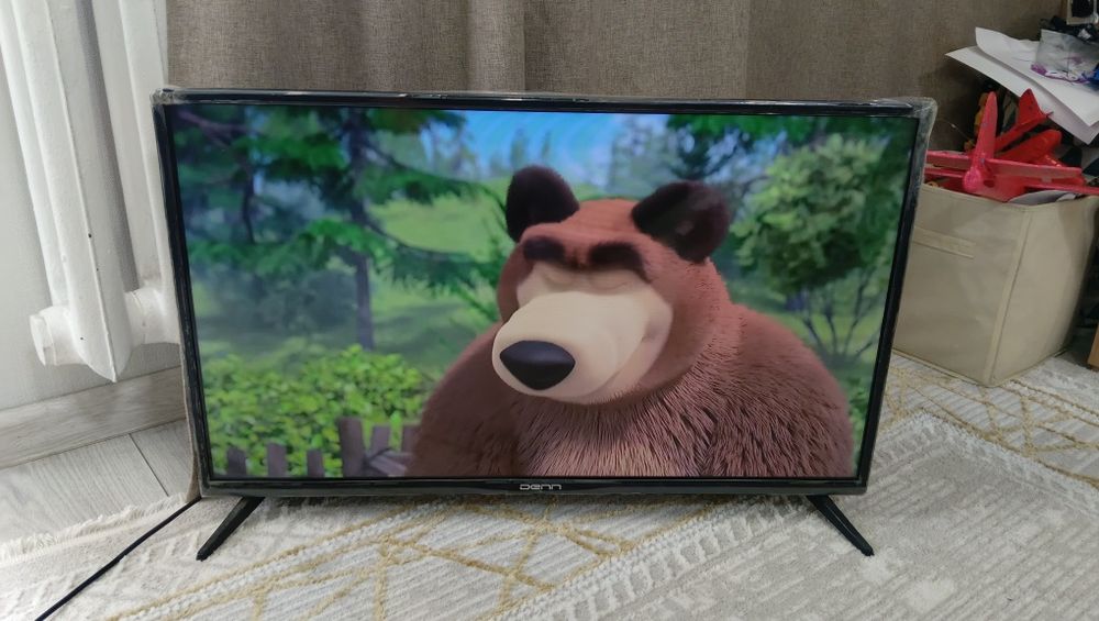 Продам телевизор 32 smart tv